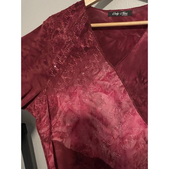Only Nine Womens Top Size 1X Maroon Burnout Floral Embroidered Sequin Whimsigoth - Picture 2 of 8